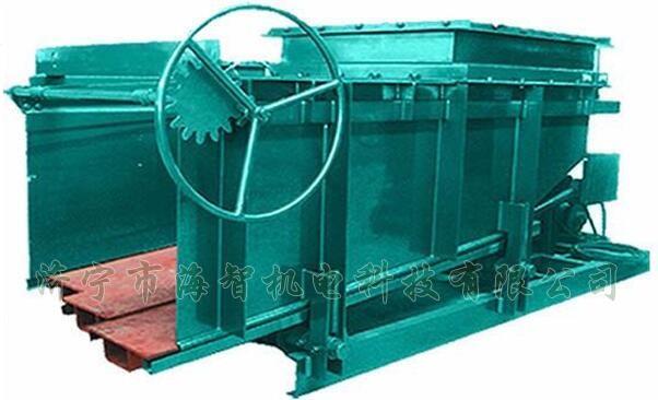 導(dǎo)料槽設(shè)有多個活動式底板，底板在回程過程中可以承受物料所帶來的摩擦力